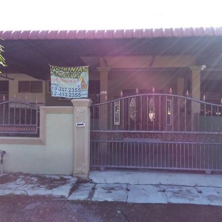 Deenaz Utara Homestay Алор Сетар Екстериор снимка
