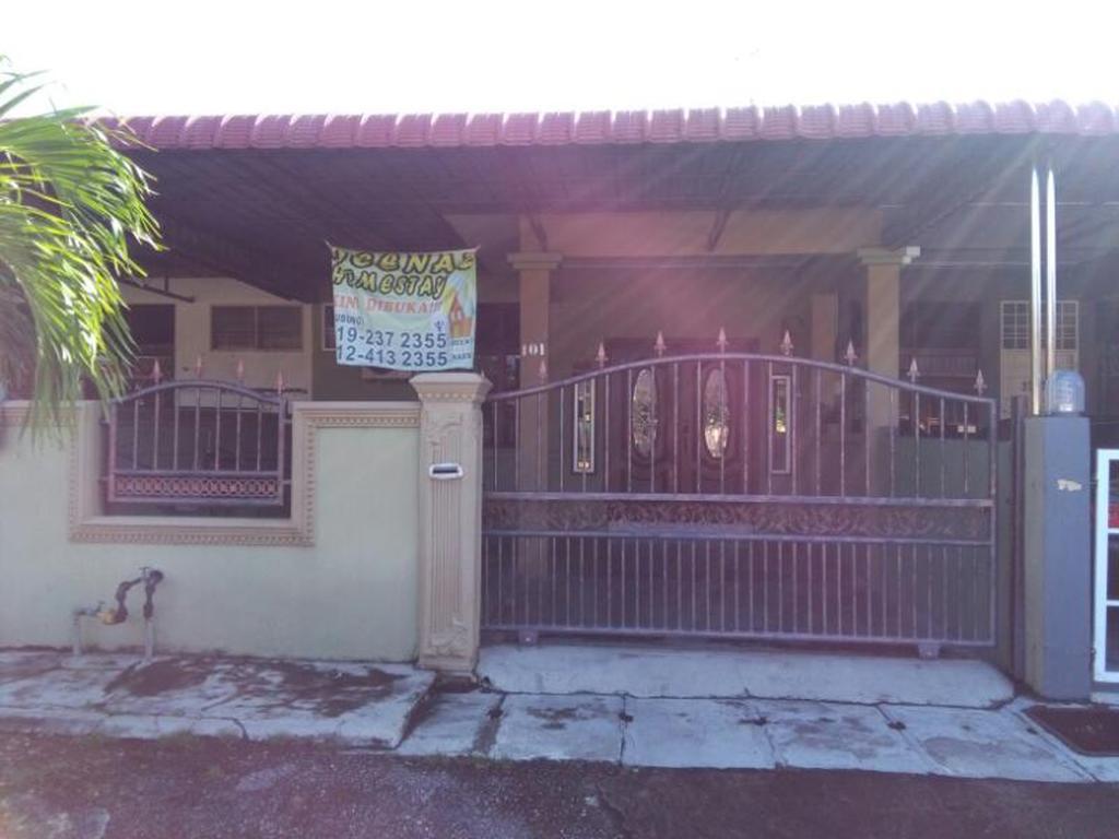 Deenaz Utara Homestay Алор Сетар Екстериор снимка